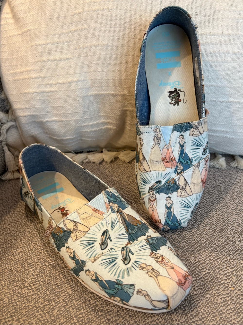 Toms X Disney Cinderella Slip-Ons 🩵